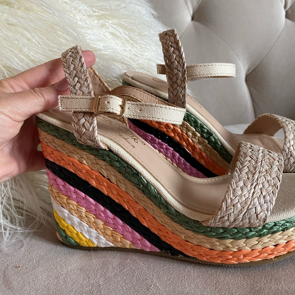 NWB Multicolored wedge sandals - Picture 6 of 7